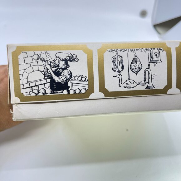 vintage 6 piece bell shaped glass christmas tree ornaments with glitter accents - Picture 9 of 10